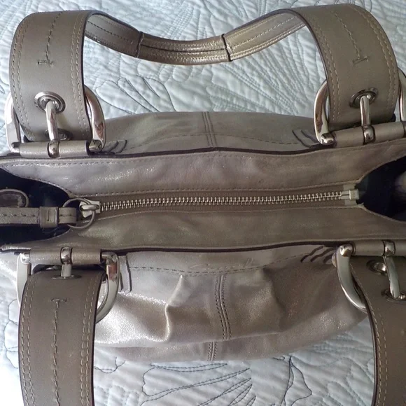 FINAL Coach Metallic Leather Shoulder Bag & Dust Cover Bag - Picture 8 of 16